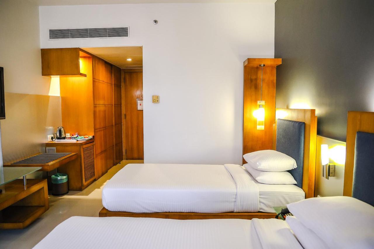 Krishna Palace Hotel Bombay Extérieur photo