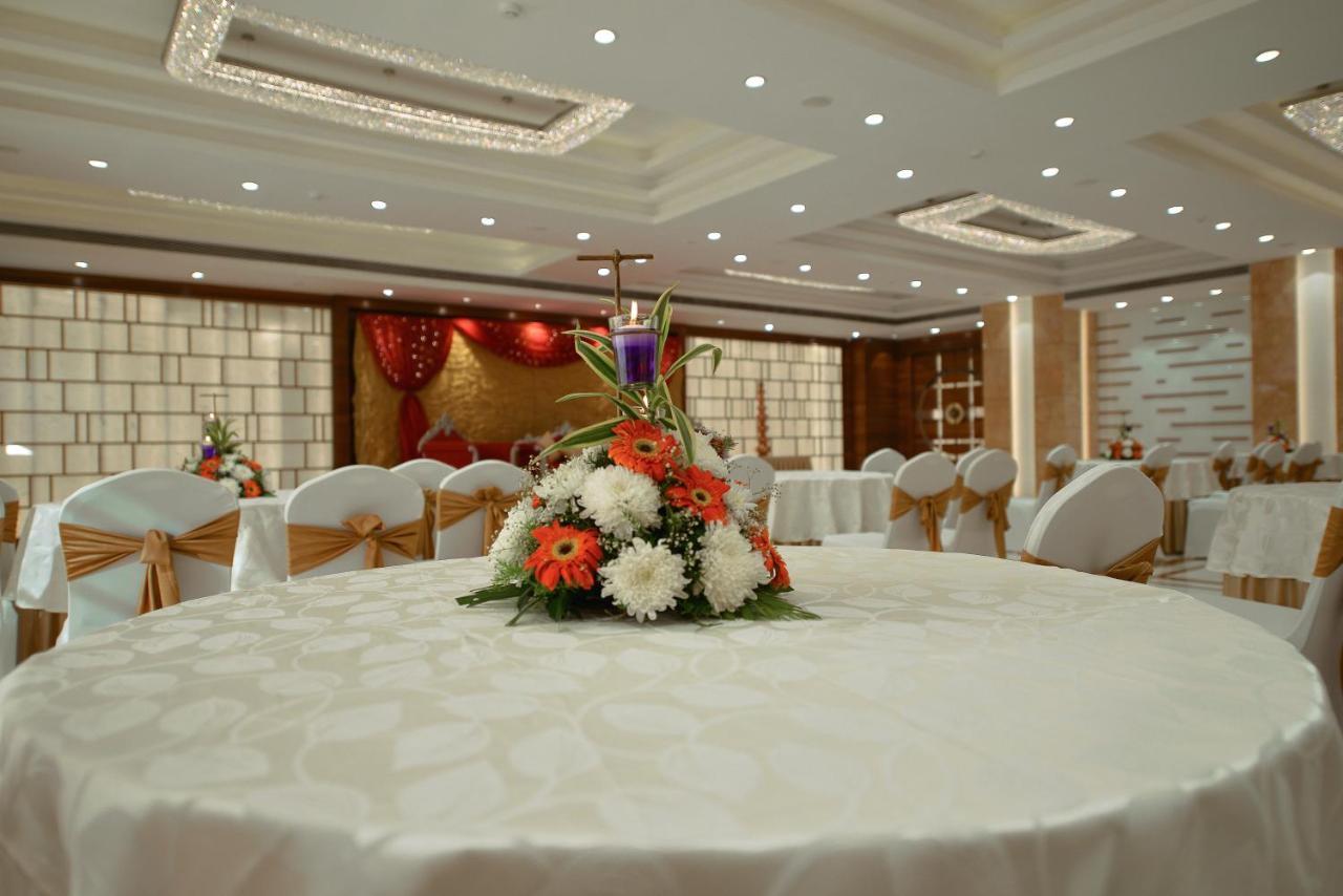 Krishna Palace Hotel Bombay Extérieur photo