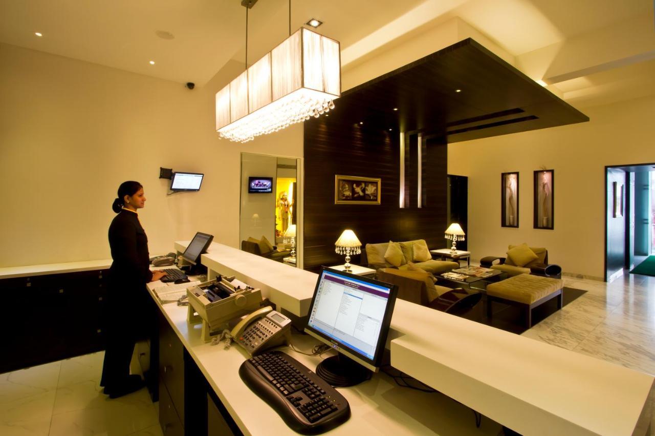 Krishna Palace Hotel Bombay Extérieur photo