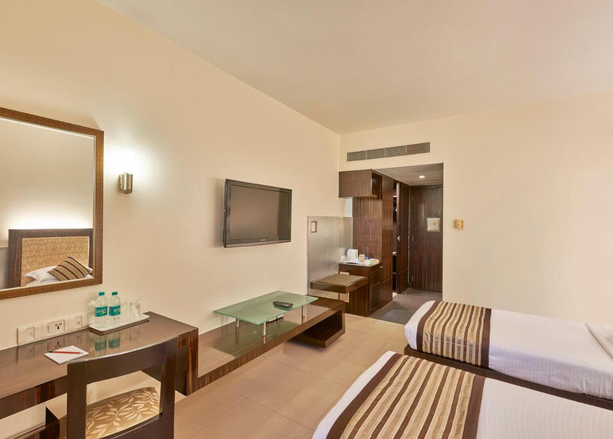 Krishna Palace Hotel Bombay Extérieur photo