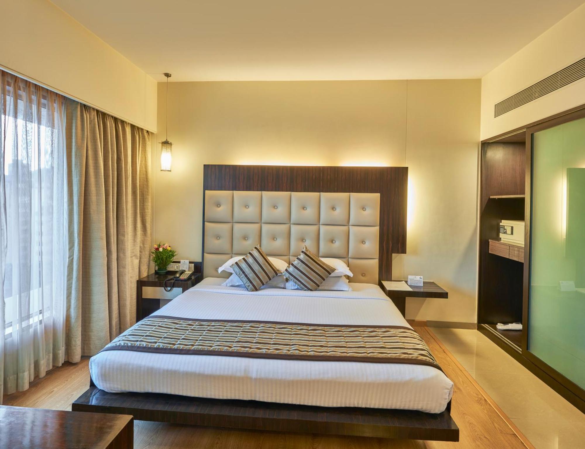 Krishna Palace Hotel Bombay Extérieur photo